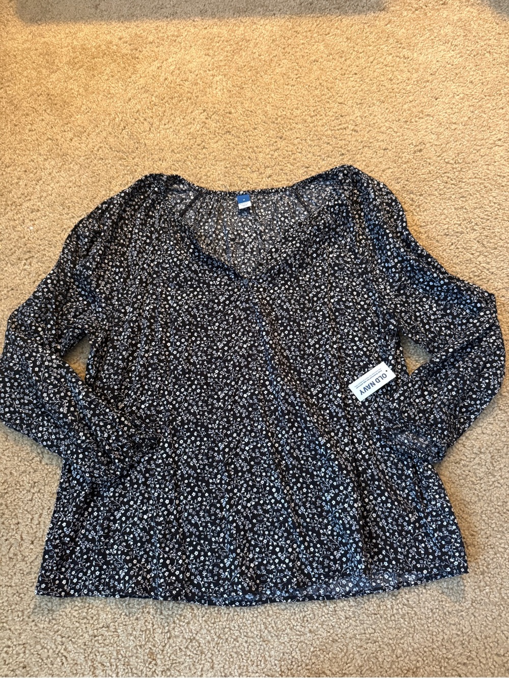 Old Navy Black Floral V-Neck Long Sleeve Blouse